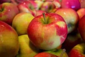עוגת תפוחים בריאה ודיאטטית